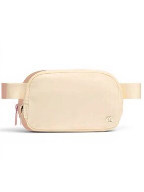 Lululemon Everywhere Belt Bag in Buttercream